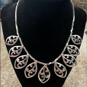 Brighton stunning necklace🌺